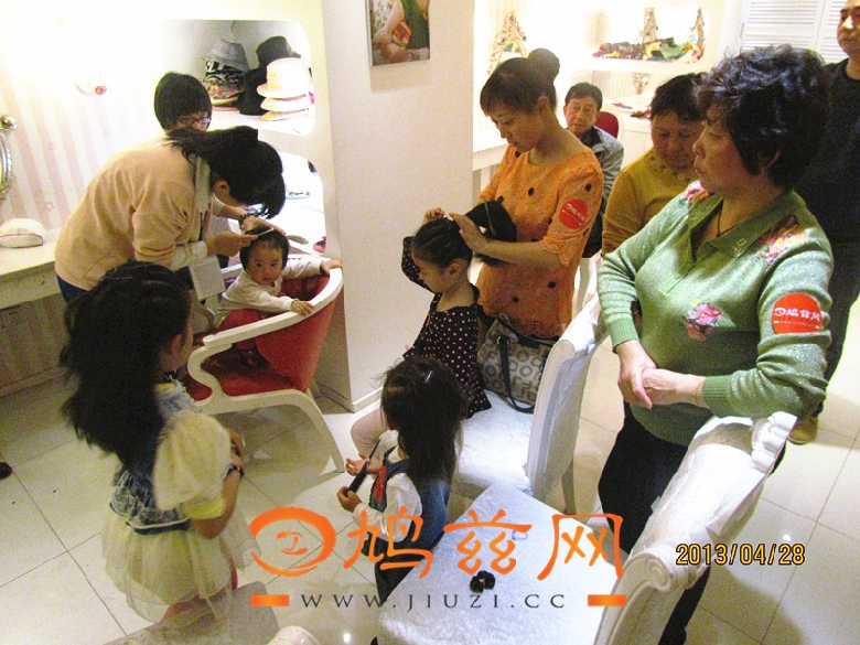 【4月妈咪俱乐部归来】超炫小美女<em>发型扎</em>起来